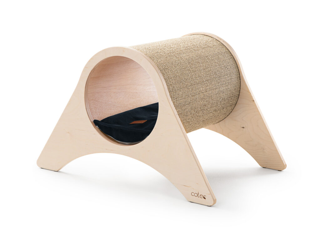 Drapak tunel dla kota – poduszka granatowa w środku, zdjęcie produktowe na białym tle