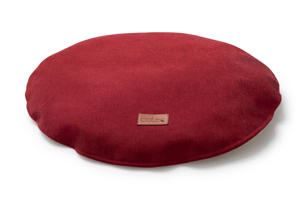 Okrągła poduszka/legowisko dla kota – kolor czerwony, packshot e-commerce