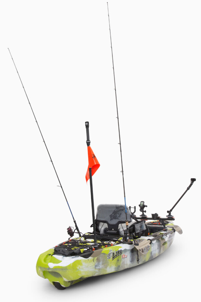 Zdjęcie produktowe kajaka – widok z tyłu z osprzętem, ujęcie na białym tle do marketplace