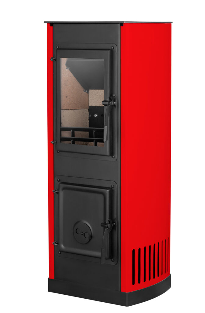 Zdjęcie produktowe pieca kominkowego – ujęcie 3/4, czerwona obudowa i widoczne kratki wentylacyjne