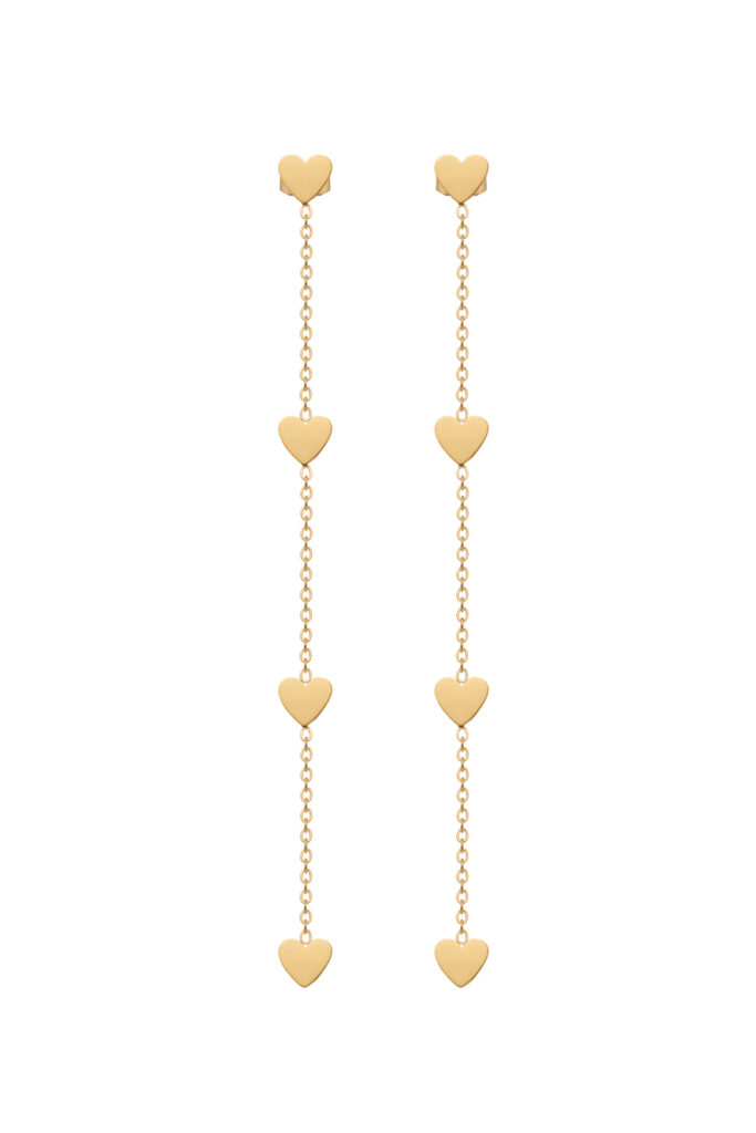 Długie kolczyki łańcuszkowe z serduszkami – fotografia biżuterii packshot