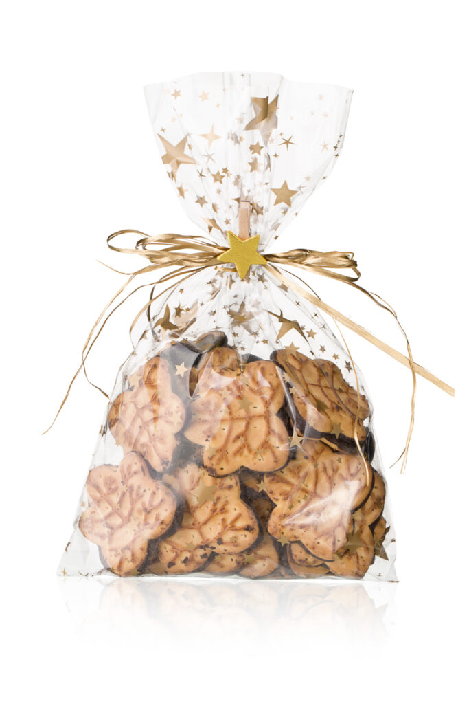 Zdjęcia produktów na białym tle – opakowania prezentowe świąteczne (folia, celofan)