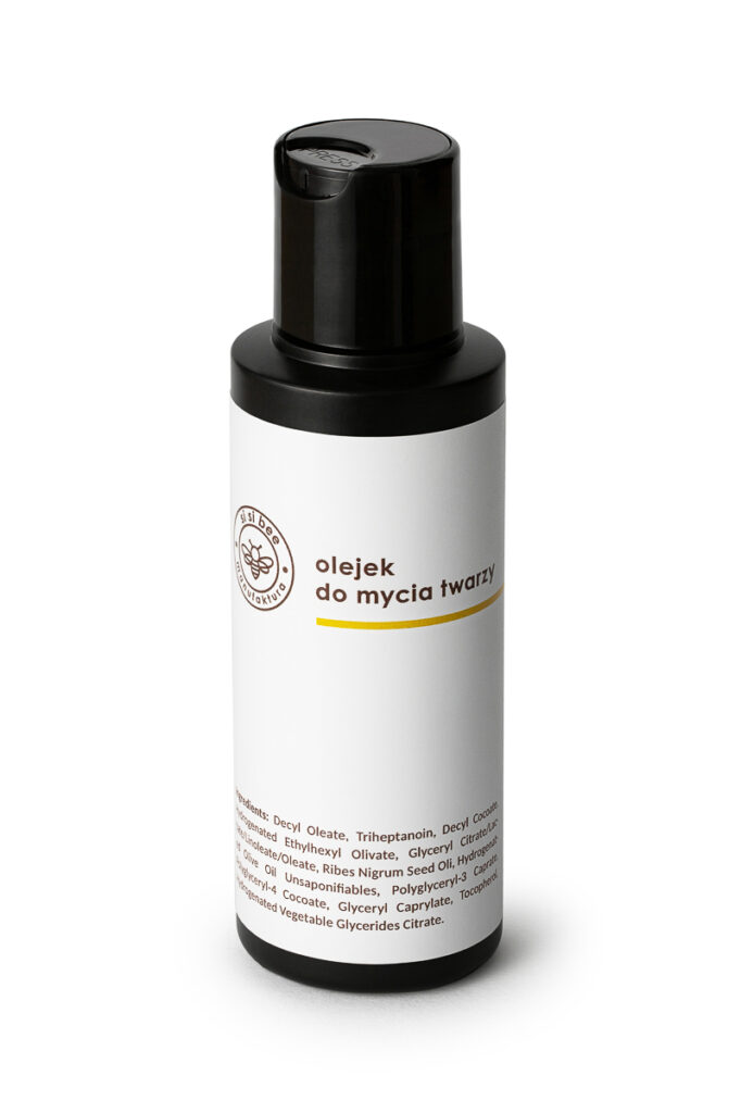 Olejek do mycia twarzy w butelce z czarną zakrętką – packshot kosmetyku na białym tle
