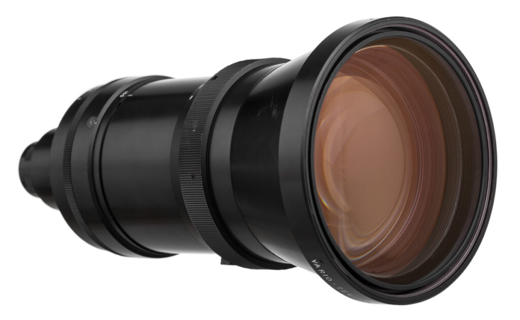 Fotografia produktowa techniczna – detal soczewki obiektywu i krawędzi oprawy